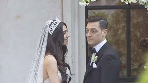 Google has many special features to help you find exactly what you're looking for. Mesut Ozil Erste Verliebte Worte Nach Hochzeit Mit Amine Promiflash De