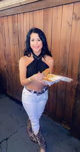 Yourboujiebestie on X: “You probably talk to so many guys when youre out  at the bar” … what Im actually doing, eating chicken tenders and fries  t.coyhl1ROPob2  X