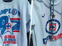 85 pesos con 28 centavos $ 85. Cruz Azul Vs Santos Playeras De Campeon Ya Se Venden Afuera Del Estadio Azteca Previo A La Final Vamos Cruz Azul