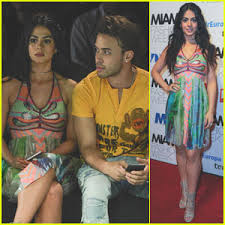 Prince royce is a 31 year old american singer. Selena Gomez Cheated On Justin Bieber With Prince Royce Selena Gomez Instagram