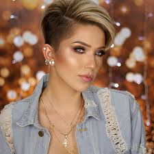 It's a look which sports short hair especially on the sides and the back of the head with long hair on the top with short bangs falling over the face. 85 New Best Pixie Cut Ideas For 2019