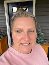 Can we talk about the makeup? Wasn't Noah in the hospital bed with no  bandage