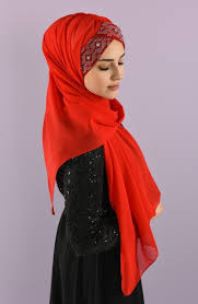 Tesettürlü bayanlar için kıyafetlerine uygun renk ve desende şal seçmekten. Abiye Sal Sefamerve