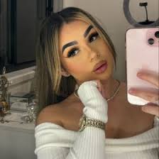 Savannah Laurent (savannahxlaurent)