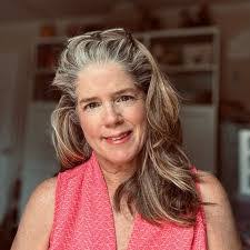 Francine Murray's Instagram, Twitter & Facebook