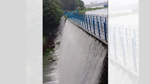 Mumbai: Powai Lake overflows after ...