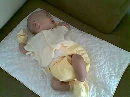 Beberapa cara untuk mengatasi kepala bayi peyang sebagai berikut Posisi Tidur Bayi Serba Serbi