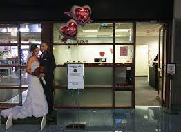 Whether you have a friend or loved one in las vegas celebrating a birthday, graduation or wedding we offer a wide range of flower arrangements and bouquets to send with a free personalized card message. Traveling On Valentine S Day How About Free Flowers Or A Pop Up Marriage Booth