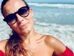Anna mucha to popularna aktorka, którą wiele osób całkiem niesłusznie kojarzy wyłącznie z serialem „m jak miłość. Anna Mucha Dzis Konczy 39 Lat Aktorka Swietuje Topless I Plotki Myfitness