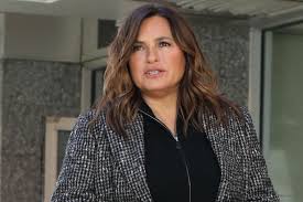 Catch mariska on law & order: Mariska Hargitay Intros Espn Boxing Documentary