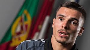 Check out his latest detailed stats including goals, assists, strengths & weaknesses and match ratings. Joao Palhinha O Meu Futuro Passa Por Cuidar De Mim Dos Meus Sp Braga Jornal Record
