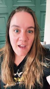 Karen Georgeson's Instagram, Twitter & Facebook