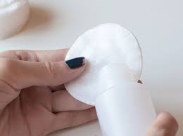 Nagellack auf fliesen ausgelaufen was tun ? Nagellackentferner Als Hausmittel Liebenswert Magazin