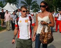 Kimi raikkonen első nyilvánosságra került kapcsolata a szintén finn hanna rairvistóval kezdődött,. Raikkonen Hazassaganak Vege