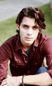 Erick Brian Colón menambahkan foto...