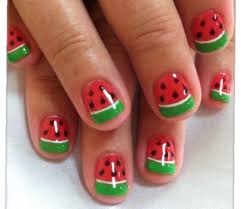 Los colores neon también van muy bien en nuestros pies, un color excelente para lucir en el verano, acompañado de unas sandalias perfectas para dejar lucir nuestras. Unas Decoradas Para Ninas Con Disenos Bonitos 80 Imagenes Informacion Imagenes