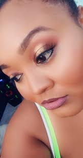 Contouring and winged eyeliner tips needed