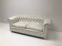 Our fabric and leather upholstery pieces are tailored by hand in our north american workshops. Vintage White Leather Chesterfield Sofa 1980s For Sale At Pamono