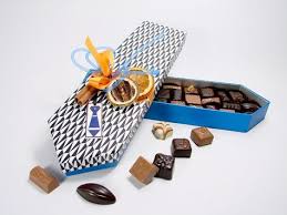 Passionnement Chocolat Gout Raffine Et Divin Sublimissime Esthetique Et Vertus Therapeutiques Holiday Decor Holiday Ring Holder