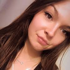 Caitlin Teague's Instagram, Twitter & Facebook