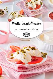 Weisse Quark Mousse Mit Erdbeer Rhabarber Grutze Rezept Lebensmittel Essen Erdbeer Rhabarber Essen Und Trinken