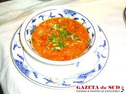 1 kg tacamuri si organe de pui (am pus 300 gr pipote si inimi si 700 gr aripi, gatul si carcasa) 1 morcov mare 1 ceapa mare 1/2 ardei gras rosu 1 bucata telina radacina. CiorbÄƒ De Potroace Gazeta De Sud