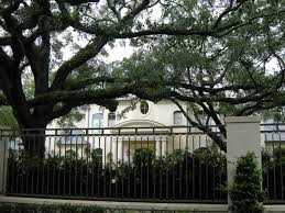 After Move To 10 5 Million River Oaks Mansion Joel Olsteen Still Retains His 2 9 Home To Sell The Vacant Lot Beside Them F Joel Osteen Lakewood Church Jesus