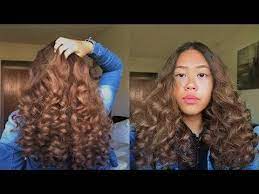 Harisnyat Csavart A Hajaba Reggelre Csodas Hullamokat Kapott 3 Ho Nelkuli Technika Amivel Kimeletesen Overnight Curls Curl Hair Overnight Curls Without Heat