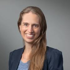 Erin Warnick's Instagram, Twitter & Facebook