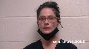 Valerie Klink's Instagram, Twitter & Facebook