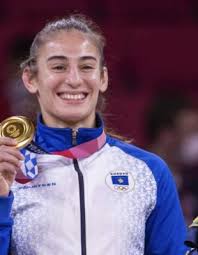 Humb jetën motoçiklisti shqiptar derisa tifozët turq e kroatë festonin  fitoret