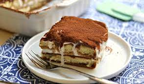 Add hot milk mixture to egg yolk mixture gradually, whisking constantly. Tiramisu Con Gelato E Nutella Ricetta Con Video