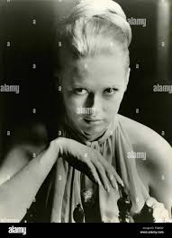 Dunaway hi-res stock photography and images