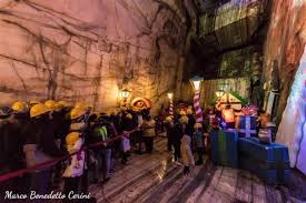 Una grotta in marmo rosa che i bambini visitano ogni anno. Presepi Mercatini Alla Grotta Di Babbo Natale A Ornavasso Fino Al 6 Gennaio Sempione News