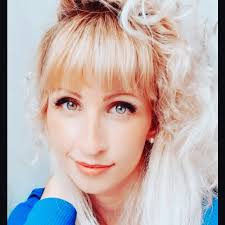 She works across a wide range of media including illustration, photography, video and stop motion animation. Lobel Aus Berlin In Der Personensuche Von Das Telefonbuch