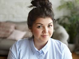 Lets talk about round face hairstyles. 10 Best Hairstyles For Round Faces And Thin Hair To Update Your Look