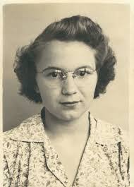 Leila Stephens's Instagram, Twitter & Facebook