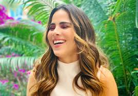 The album sold more than 300,000 copies in brazil, being certified the gold by associação brasileira dos produtores de discos (abpd). Wanessa Camargo Deu Uma Licao De Ouro Sobre A Criacao Dos Filhos Claudia