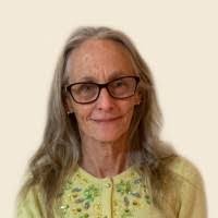 Heidi Knuth's Instagram, Twitter & Facebook