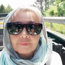 Ein beauftragter Frachtfahrer legte einen unplanmäßigen Stopp ein, um sich  in einem nahegelegenen Hotel auszuruhen, als die Munition und Granaten  entwendet wurden.