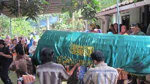 Penuh perhatian terhadap apa yang dibicarakannya. Tanda Tanda Manusia Menuju Kematian Tribun Jogja
