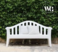 A Modern Classic The Serralunga Giulietta Bench Is A Contemporary Take On A Classical Garden Bench Outdoor Furniture Design Garden Bench Seating Modern Classic
