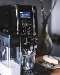 View, read customer reviews & buy at grind fresh coffee beans to your liking with the adjustable grinding and brew 2 espresso cups at the same time thanks to the twin brewing cycle. Recenzija Moja Jutarnja Rutina Uz De Longhi Dinamica Aparat Za Kavu The Father Of Djordje