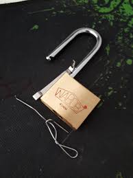 Picking a lock with paper clips works pretty much the same way as picking a lock with a traditional tension wrench and rake. First Time Picking A Lock With A Paper Clip And A Part Of A Pen Lockpicking