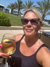 we made it to medulin and the prices have increased but happy to pay it's  only like being back in the uk a beer is 4.50 euros and a very large glass