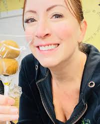 What are some healthy snack ideas for weight management?