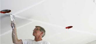 I controsoffitti in cartongesso, utili ad abbassare i soffitti o nascondere travi ed impianti, vengono realizzati con lastre o pannelli di cartongesso, fissati a strutture di profili metallici. Controsoffitti Fai Da Te In Cartongesso