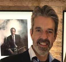 Amazon.com: Christopher Nolan: The Iconic Filmmaker and His Work (Iconic  Filmmakers Series): 9780711277120: Nathan, Ian: Books