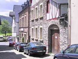 Jetzt passende häuser bei immonet finden! Immobilien Mosel Verkauf Historisches Winzerhaus Pension An Der Mosel Zwischen Cochem Und Zell