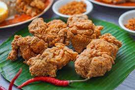 Karenanya beberapa perusahaan bahan makanan memproduksi tepung khusus a la kfc. 3 Seri Kitchen Magic Kenapa Lapisan Ayam Goreng Tepung Bisa Renyah Keriting Tapi Bagian Dalamnya Tetep Juicy Penasaran Makanan